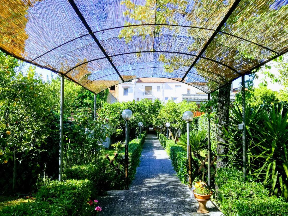 Residenza Caserta Sud - Appartamento Con Giardino 外观 照片